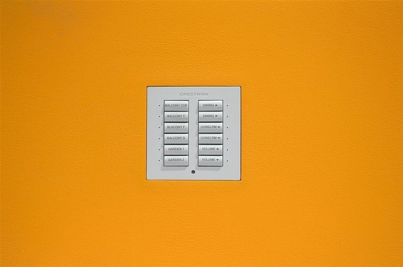 Crestron® C2NI-CB Cameo® Keypad - International Version