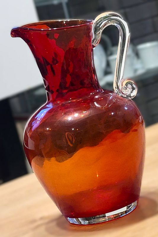 Czerwony szklany dzbanek HSG Ząbkowice