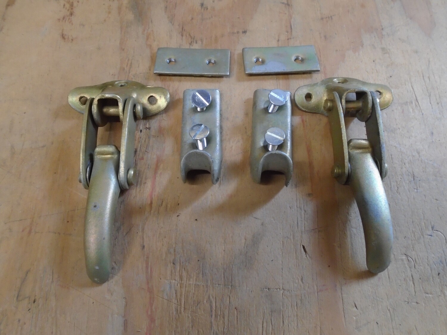 Interior Windshield Clamp Assembly