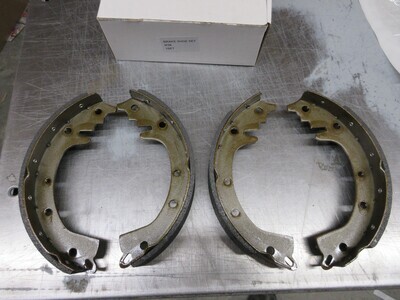 9&quot; BRAKE SHOE SET FOR WILLYS JEEP M38A1 CJ3B CJ5 CJ6 1952-71 # 807376