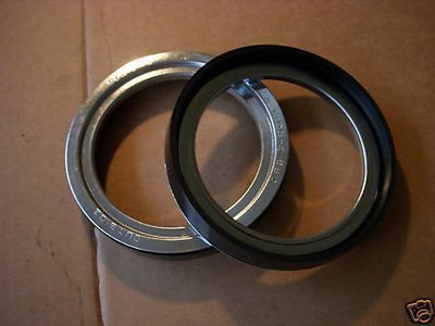 2.5 TON M35A2 NEW PAIR OF AXLE SEALS 7521649