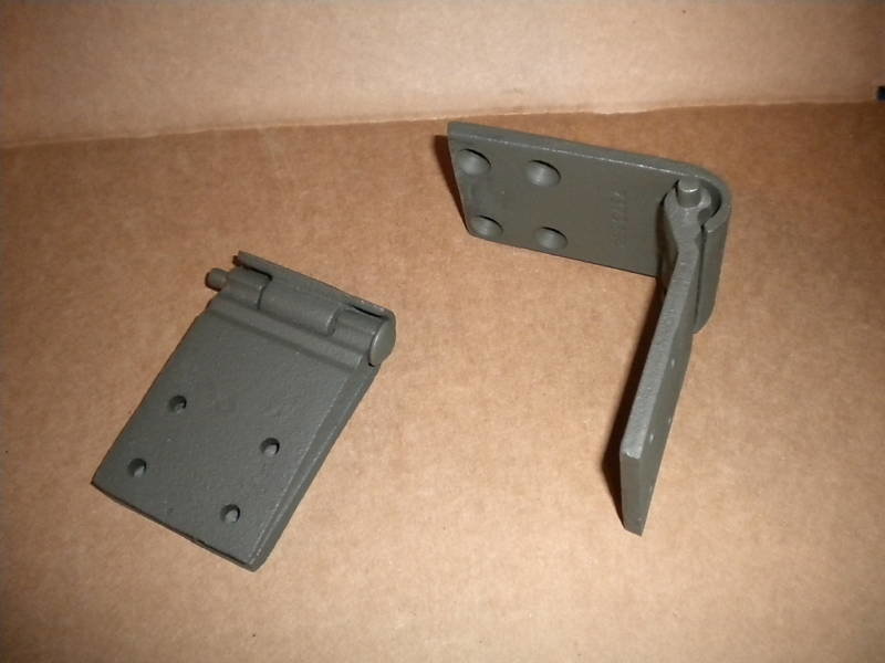 M35A2 M800 SERIES DOOR HINGES 2.5 AND 5 TON 7373284