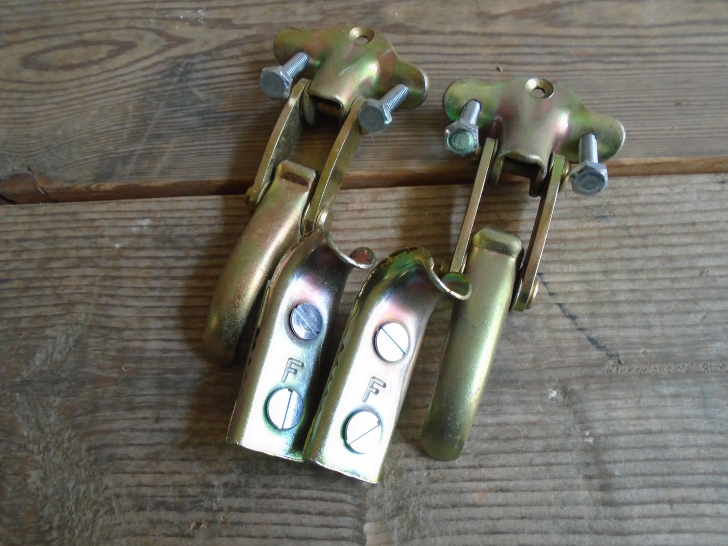 Interior Windshield Clamp Assembly