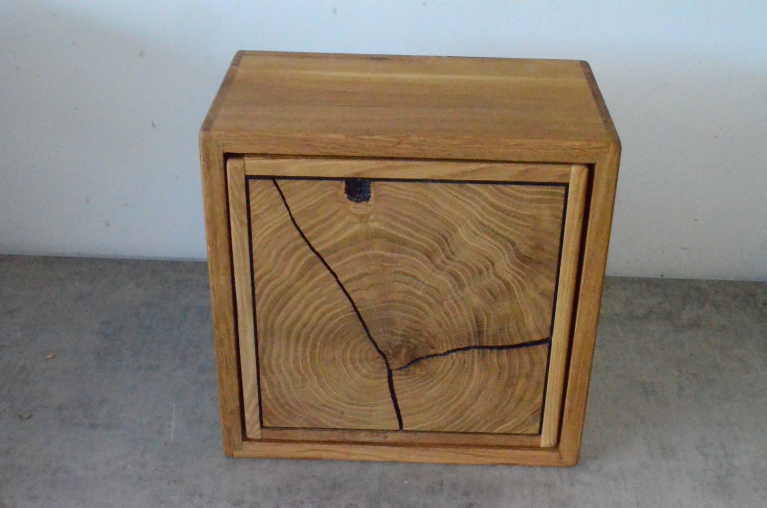 Szafka wisząca 34x34x20 lite drewno olejowane dąb