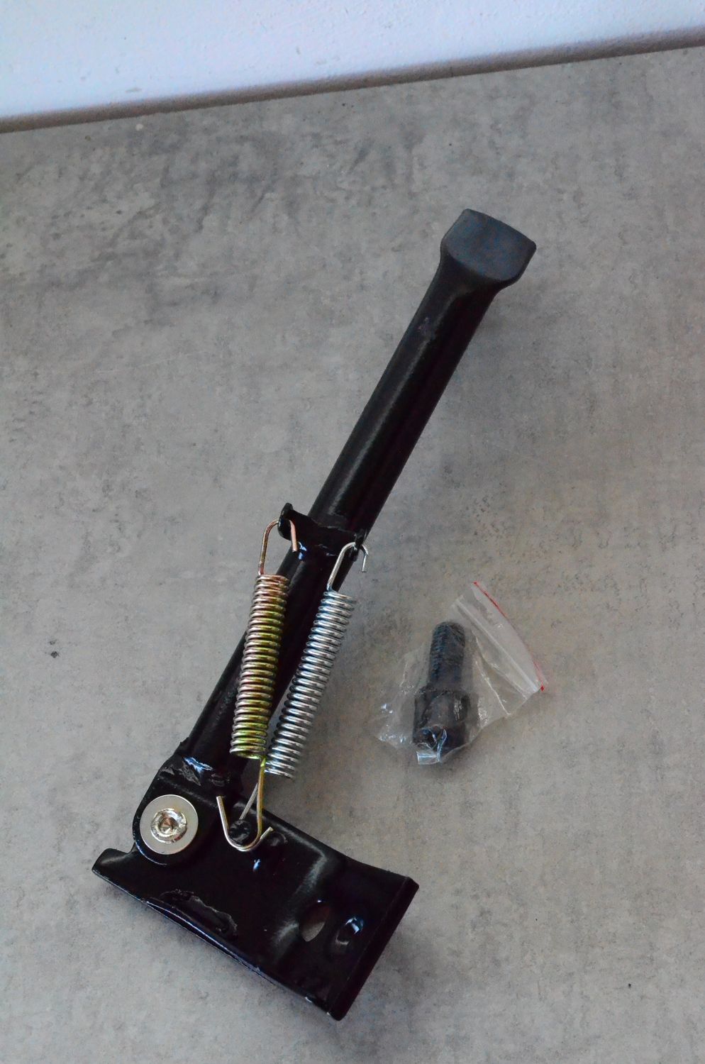 Stopka boczna Buzzetti czarna Booster BWs 12 cali - BZA30361 do Yamaha