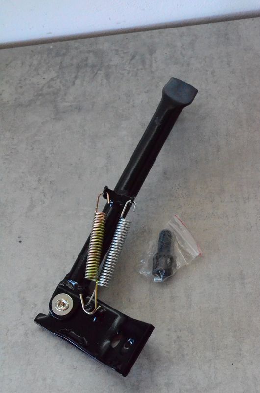 Stopka boczna Buzzetti czarna Booster BWs 12 cali - BZA30361 do Yamaha