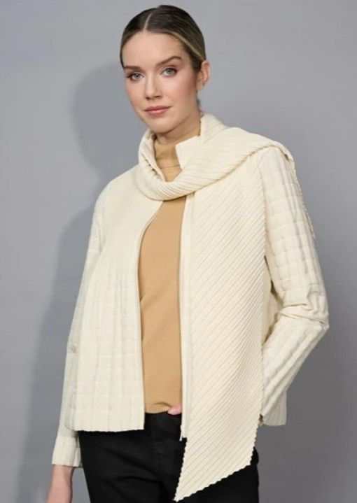 ZIP-FRONT PLEATED JKT