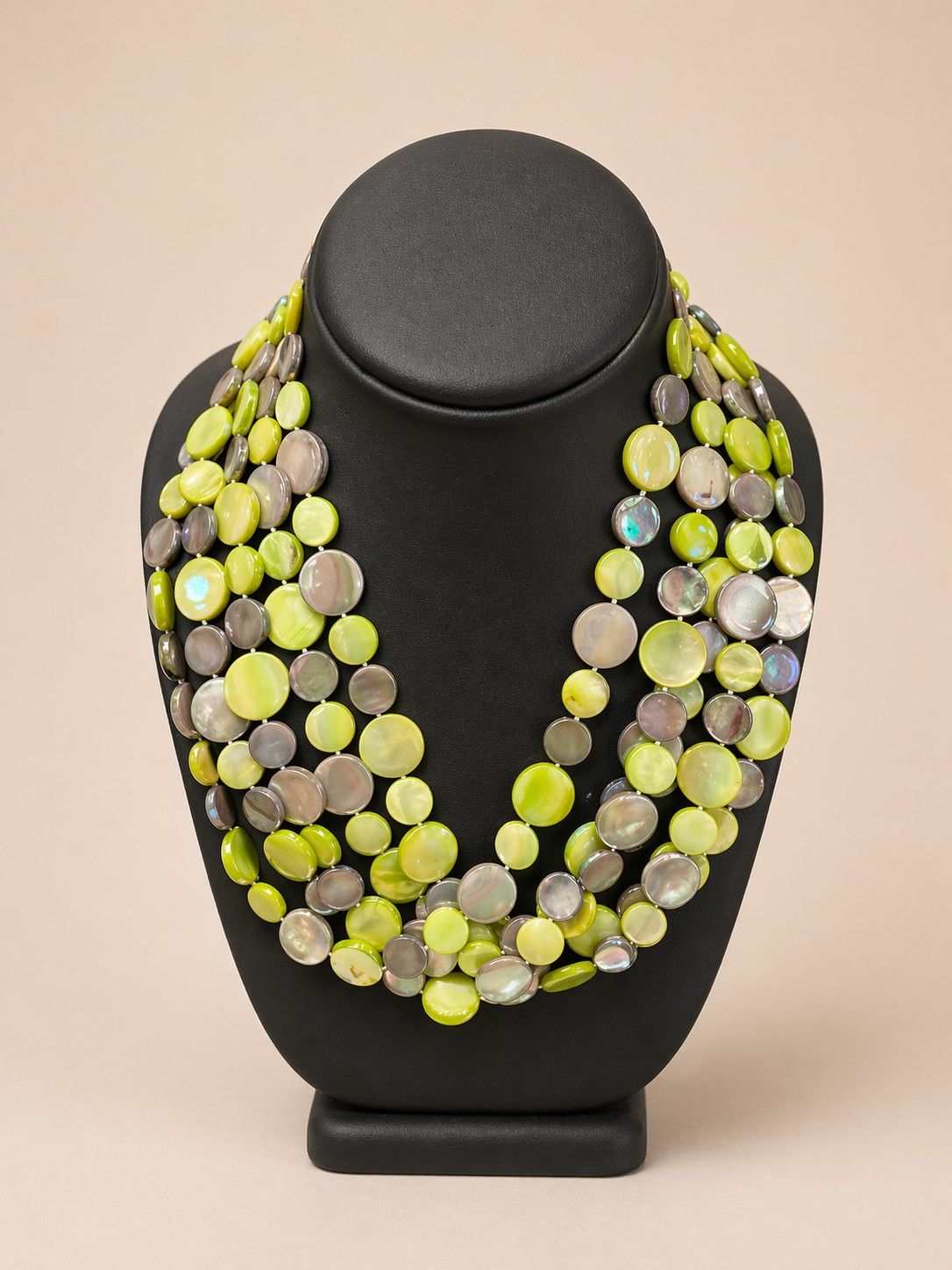 5 STRAND MOTHER PEARL NEACKLACE PEA GREEN/TAUPE