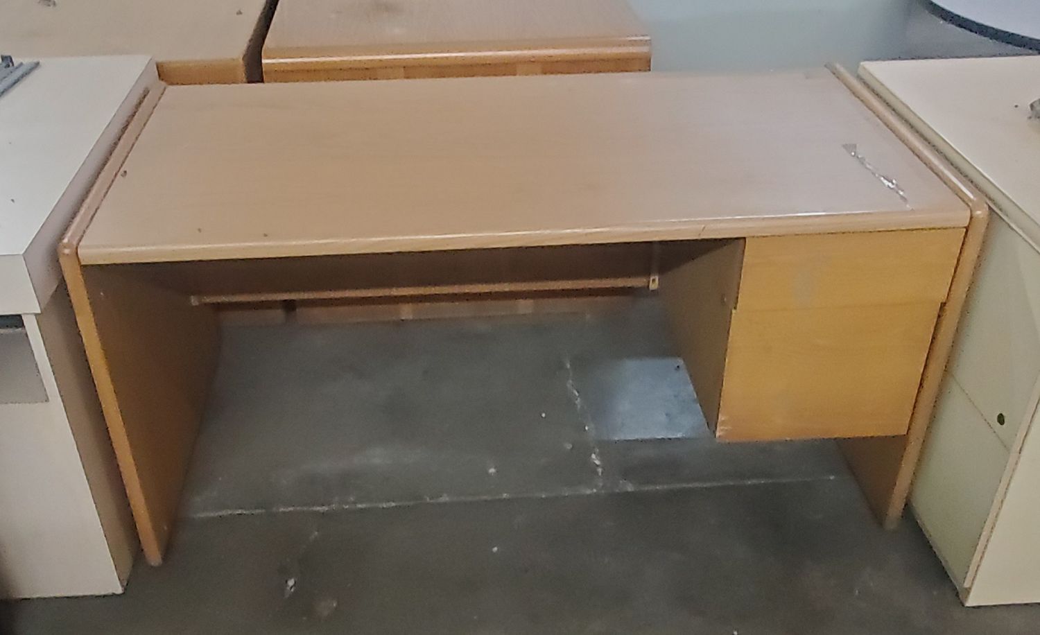 Office desk medium wide