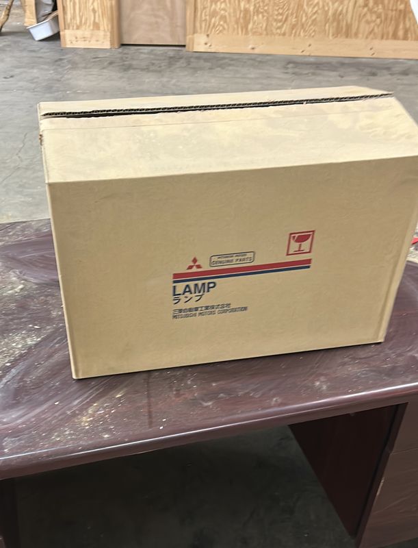 03 04 05 Mitsubishi Outlander headlight