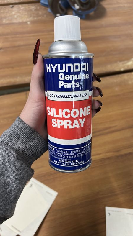 Hyundai silicone spray