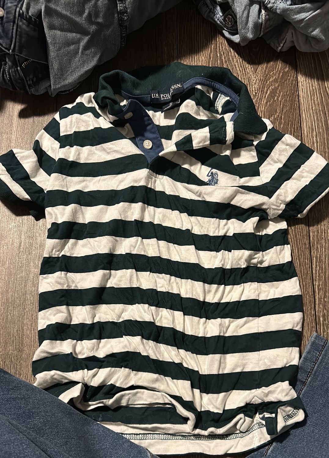 Women’s medium striped polo