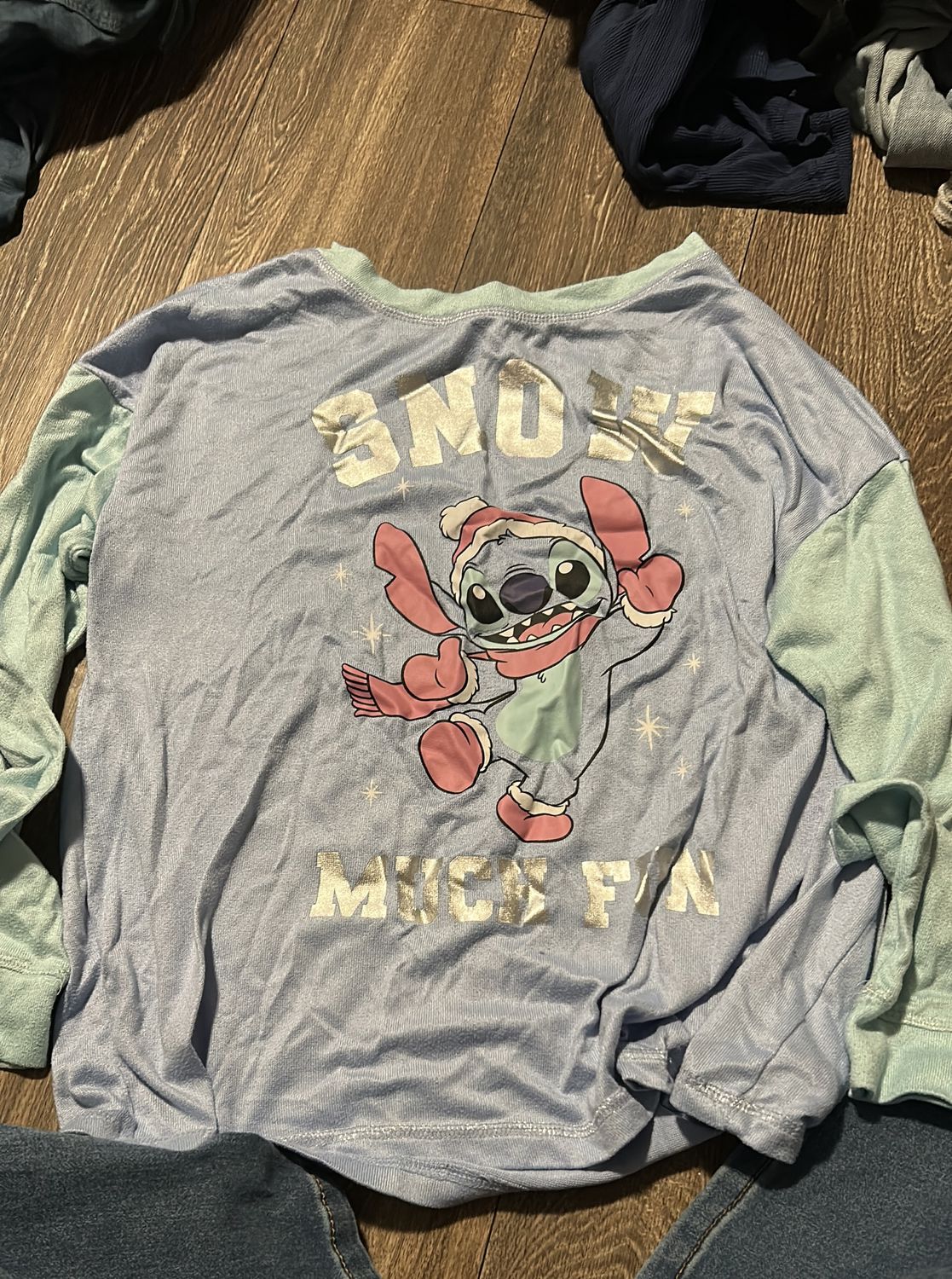 Women’s size medium long sleeve stitch shirt