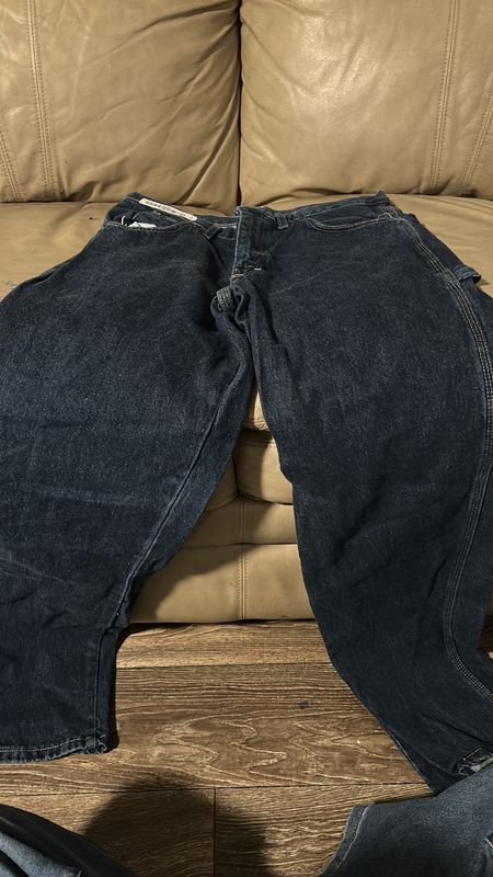Men’s 32x32 dark blue jean