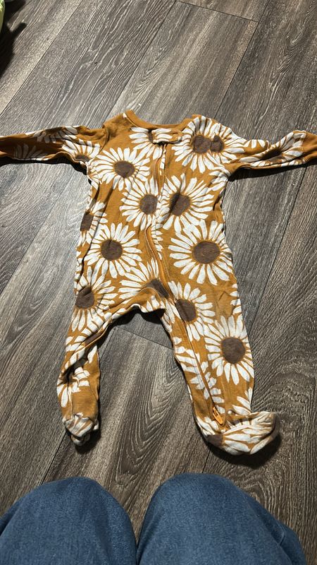 Baby size 6 month yellow with white sunflower footie