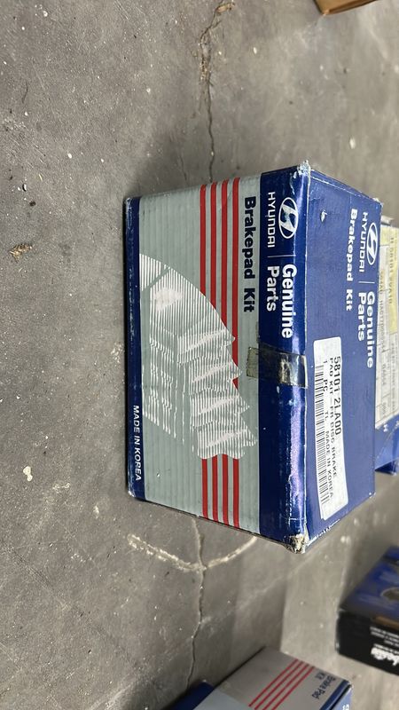 Hyundai brake pad kit front disc