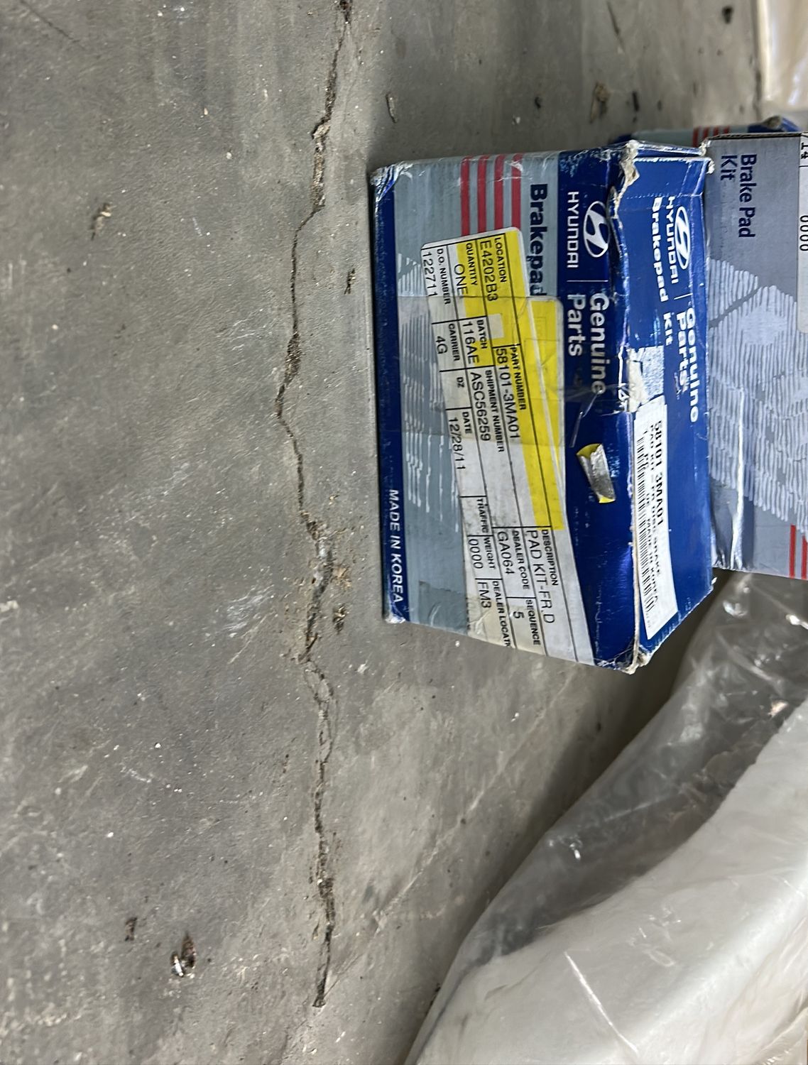 Hyundai brake pad kit fr d 