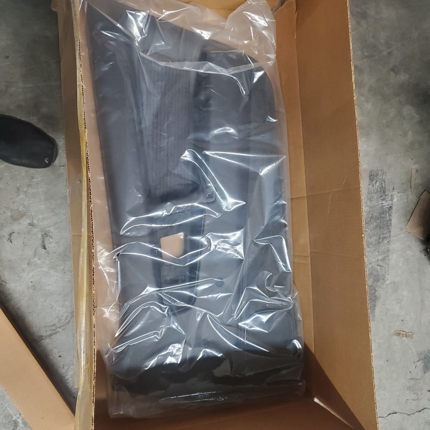 Trim fr door mb917589