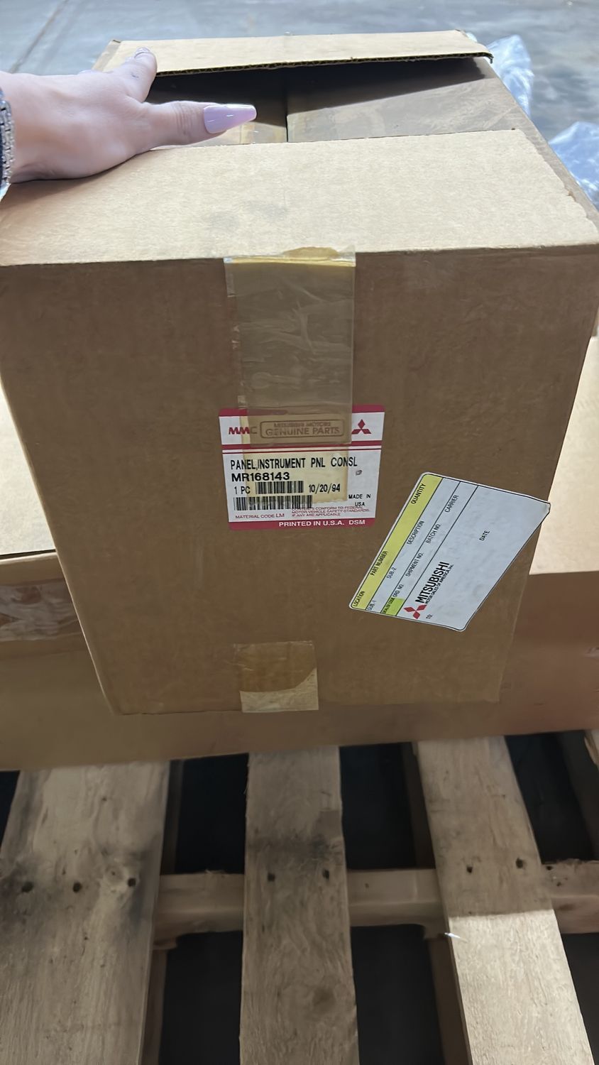 Mitsubishi instrument panel console panel MR168143