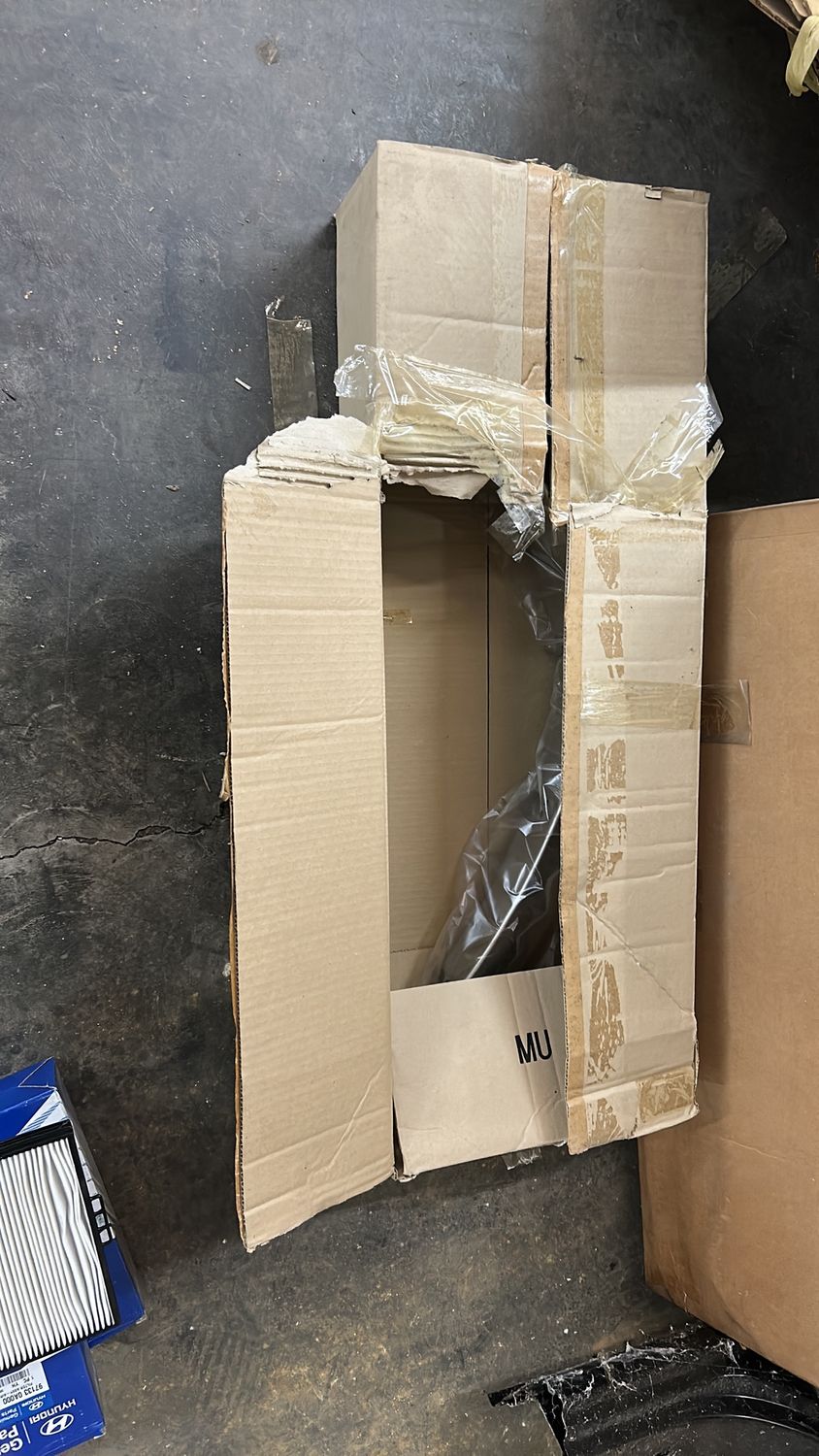 Mitsubishi OVERFENDER, FR RH MR296584