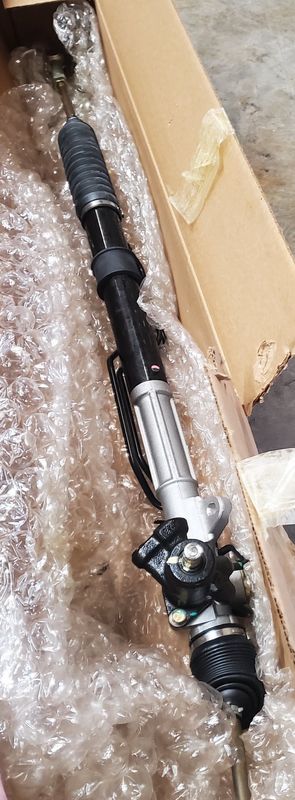 Gear and link assembly mb910690