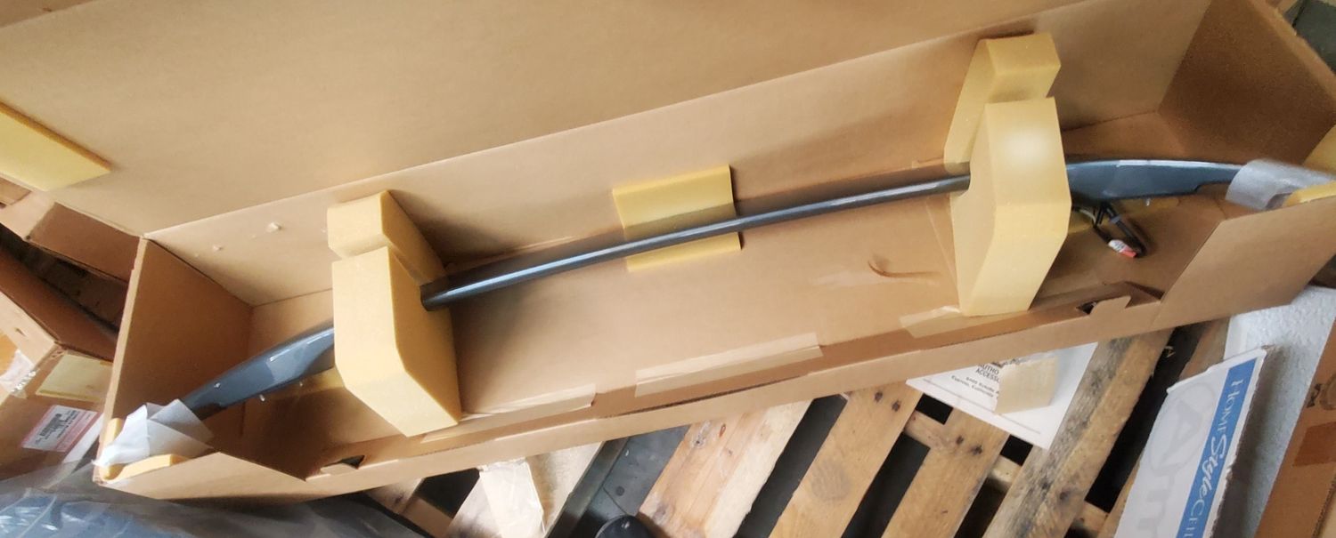 Spoiler wing 08f13s0k200a