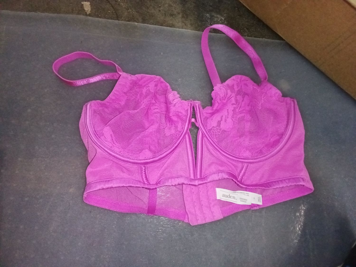 Pink lace auden under wire bra size L