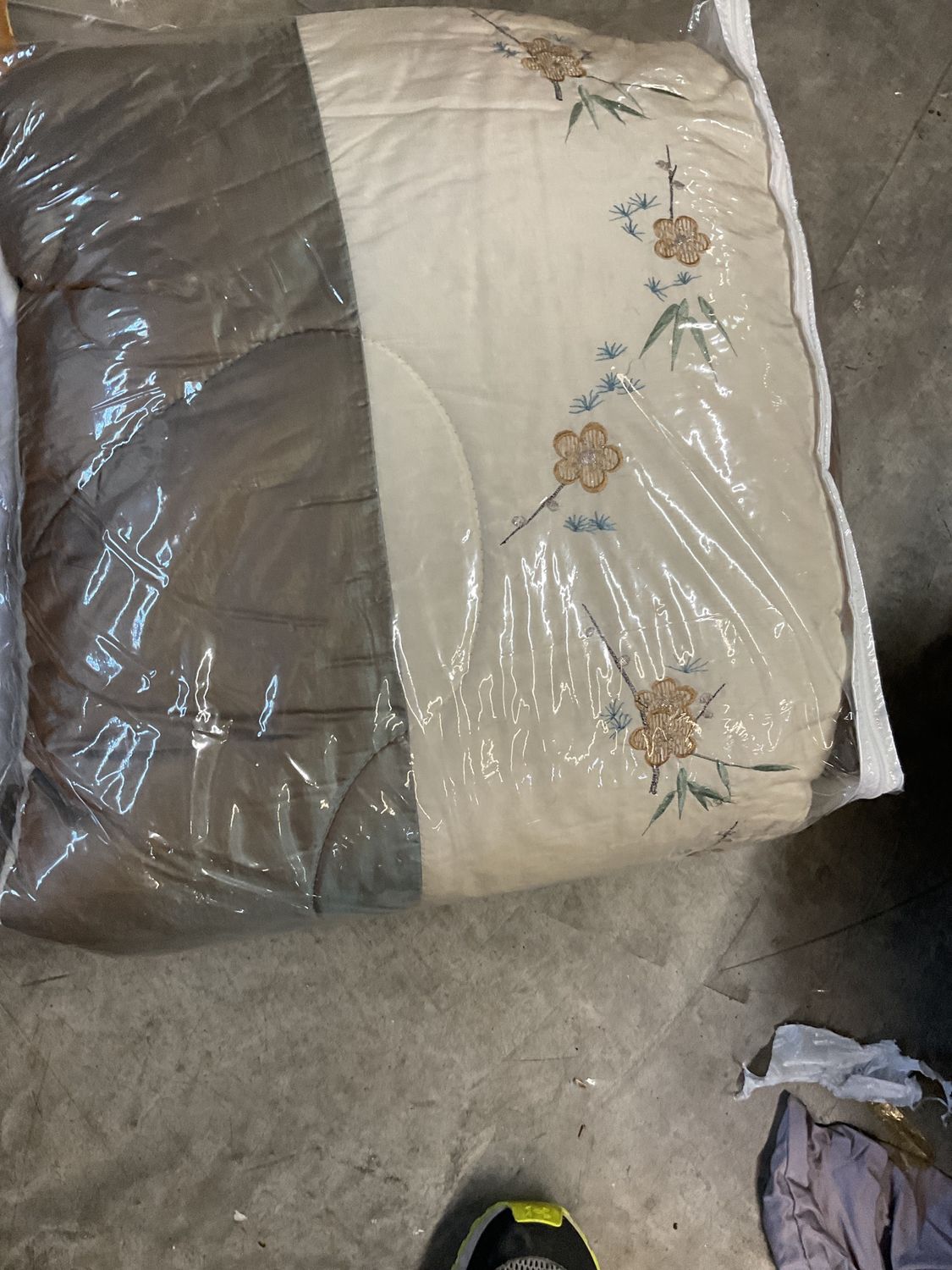 Comforter floral