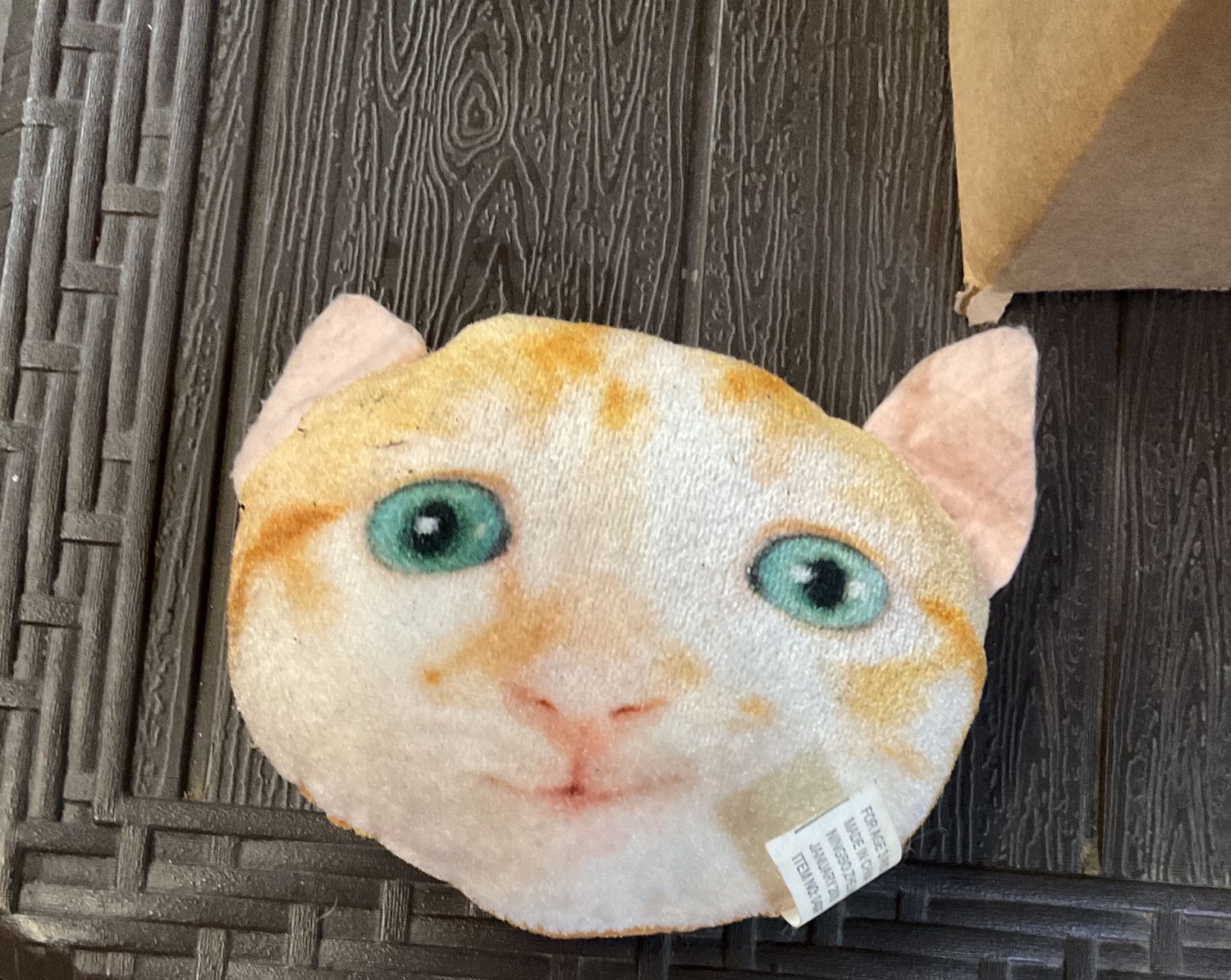 Yellow feline head