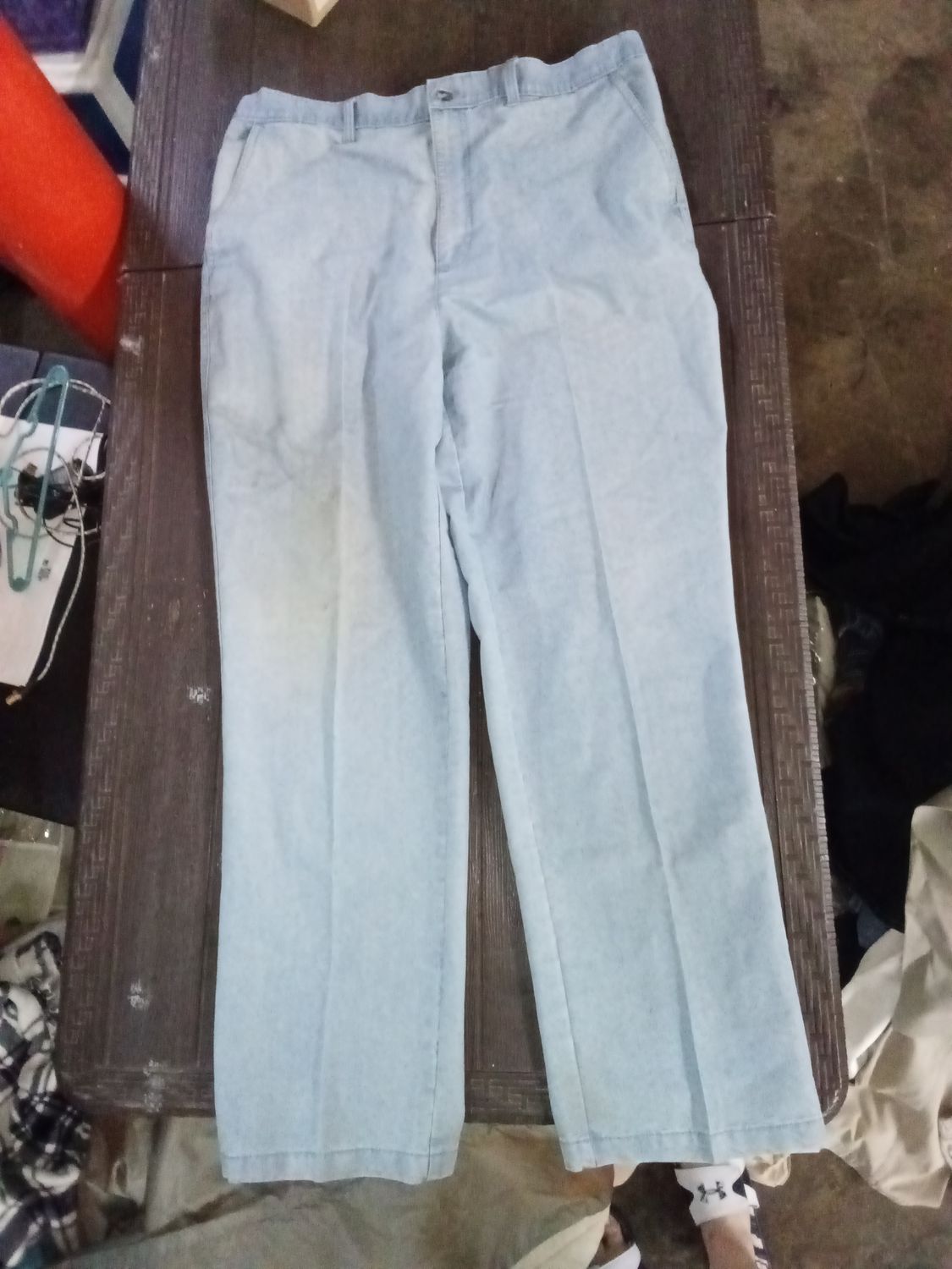 David Taylor Collection blue denim pants featuring an elasticized waistband size 40 x 32