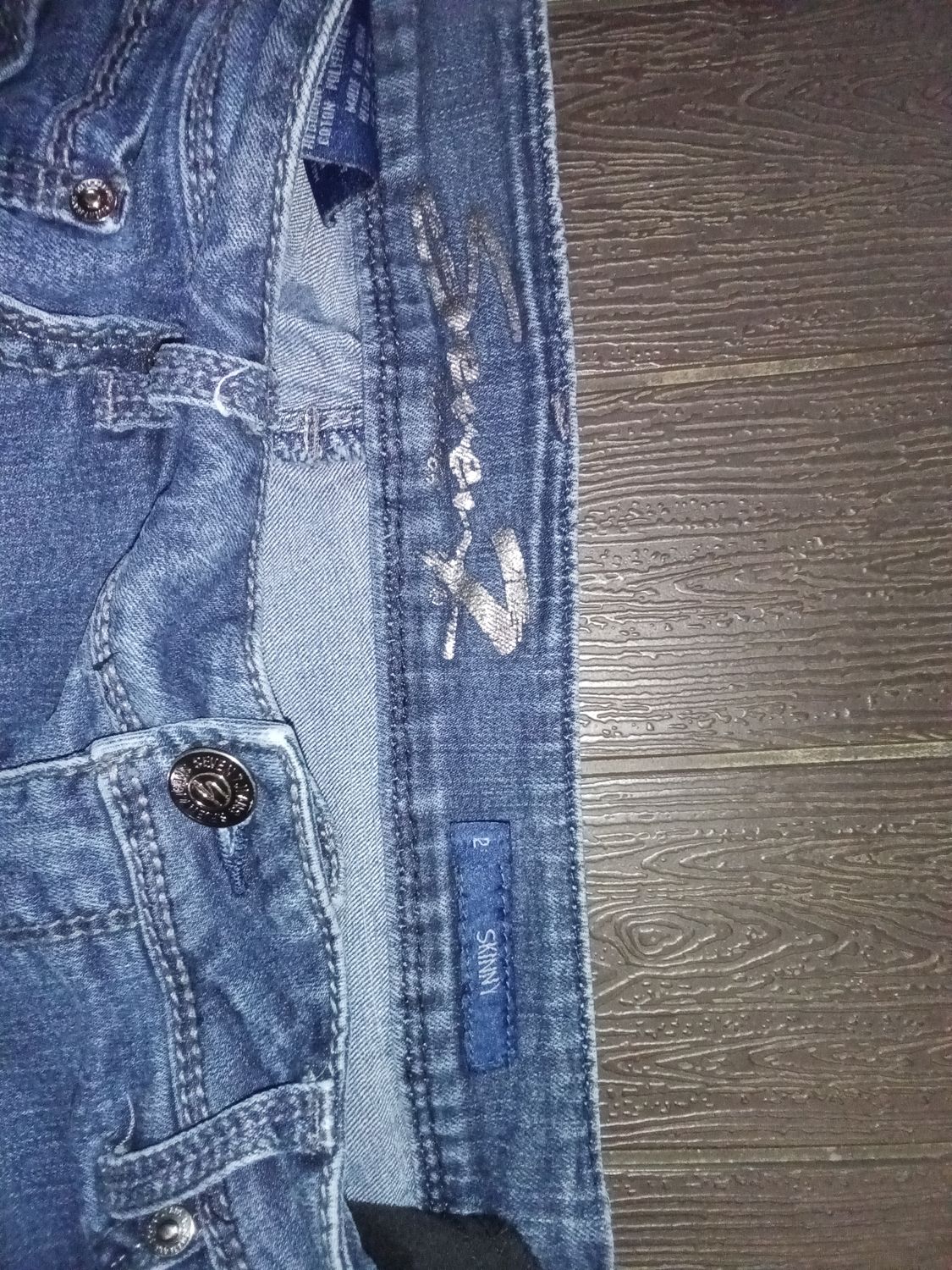 blue denim Seven7 women's skinny jeans in size 2.