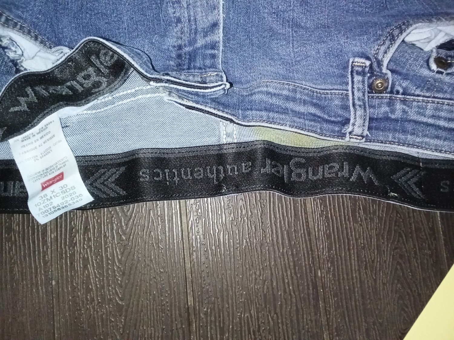 Wrangler Authentics men's jeans featuring a stretch waistband for added comfort. Size 38x30