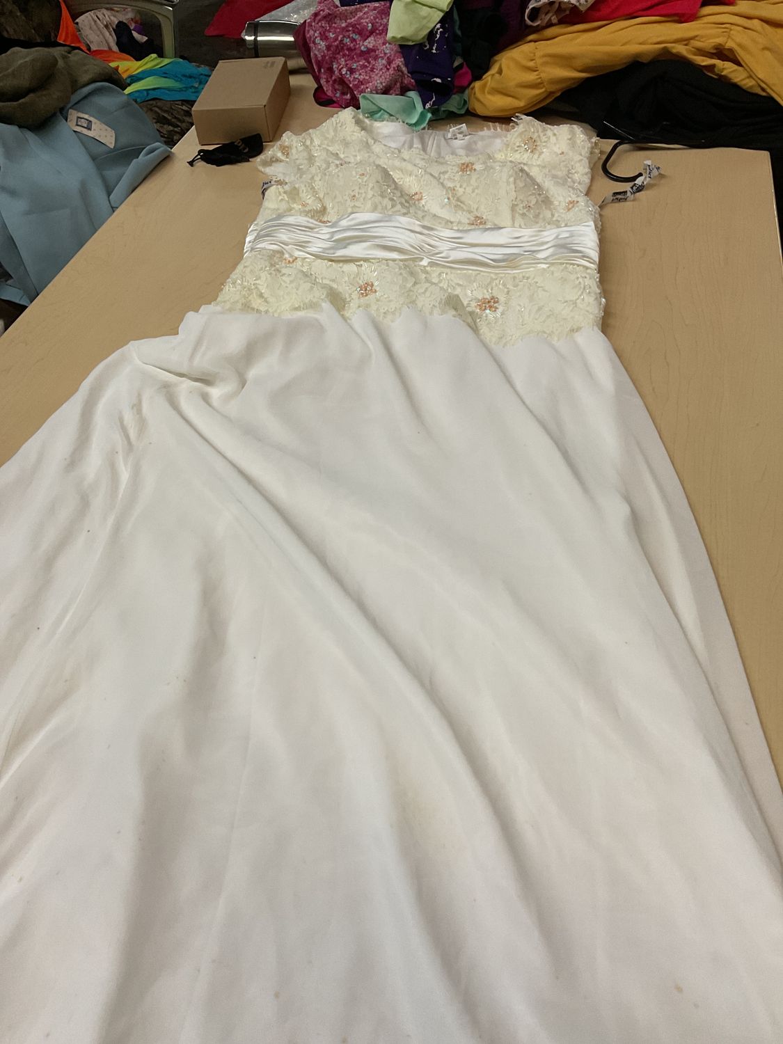 Juliet formal gown size XL, which corresponds to a standard junior plus or misses size 14/16