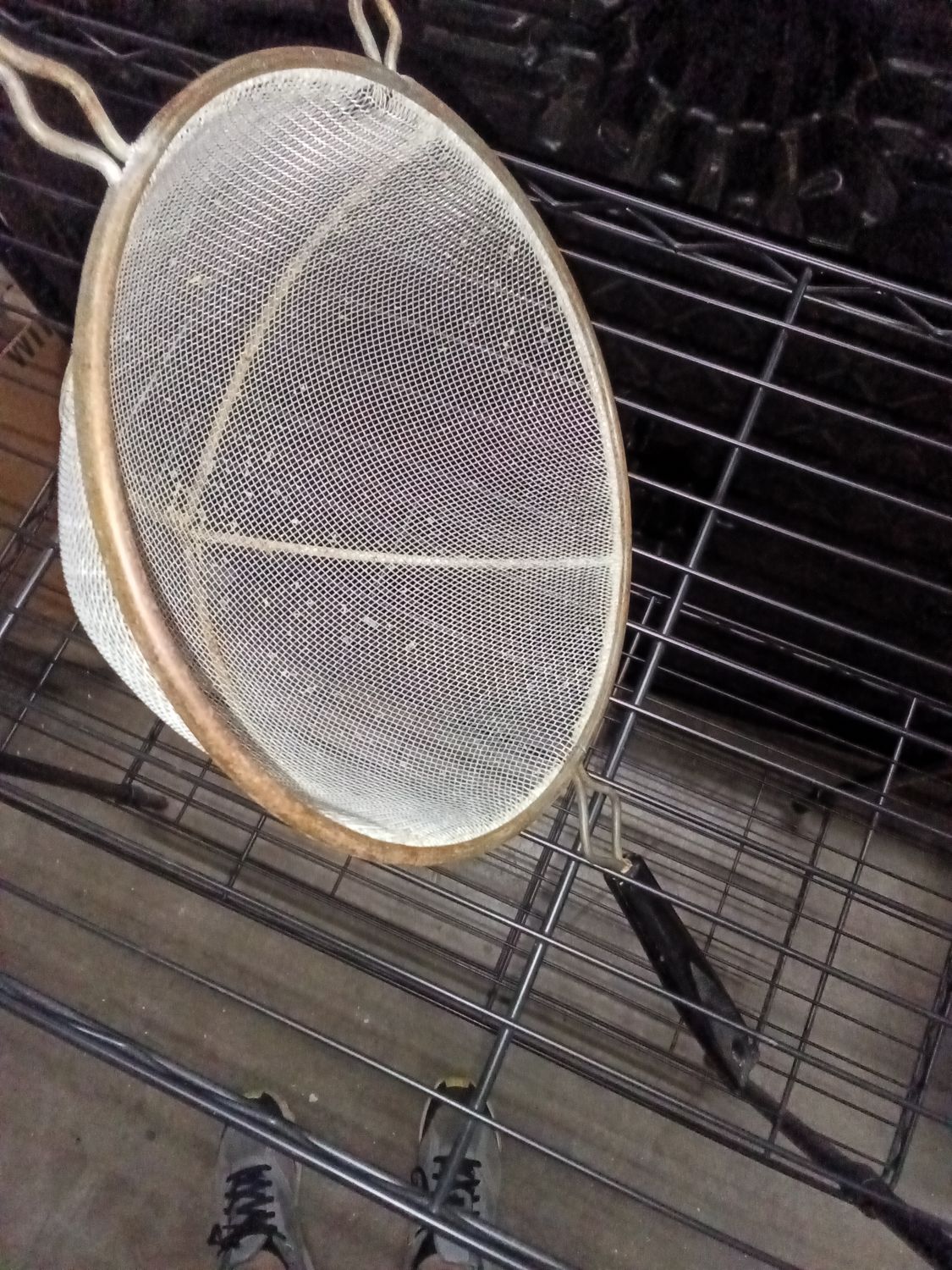 commercial-style tinned double mesh kitchen strainer