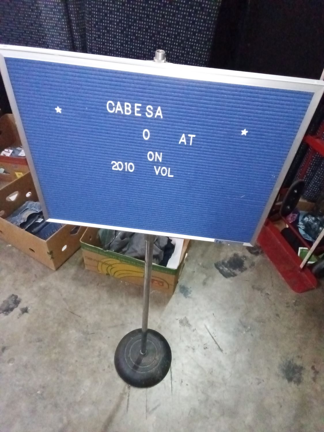 adjustable floor standing pedestal felt letter board sign