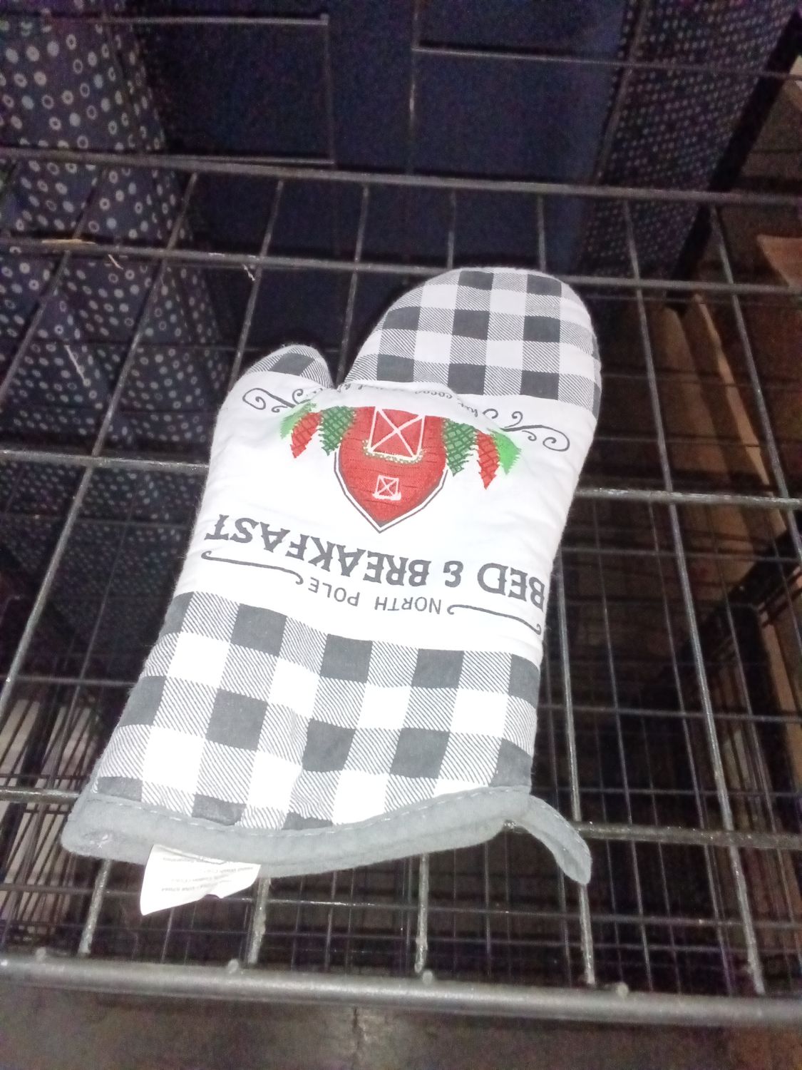 Mainstays Farmhouse Bed &amp; Breakfast Oven Mitt