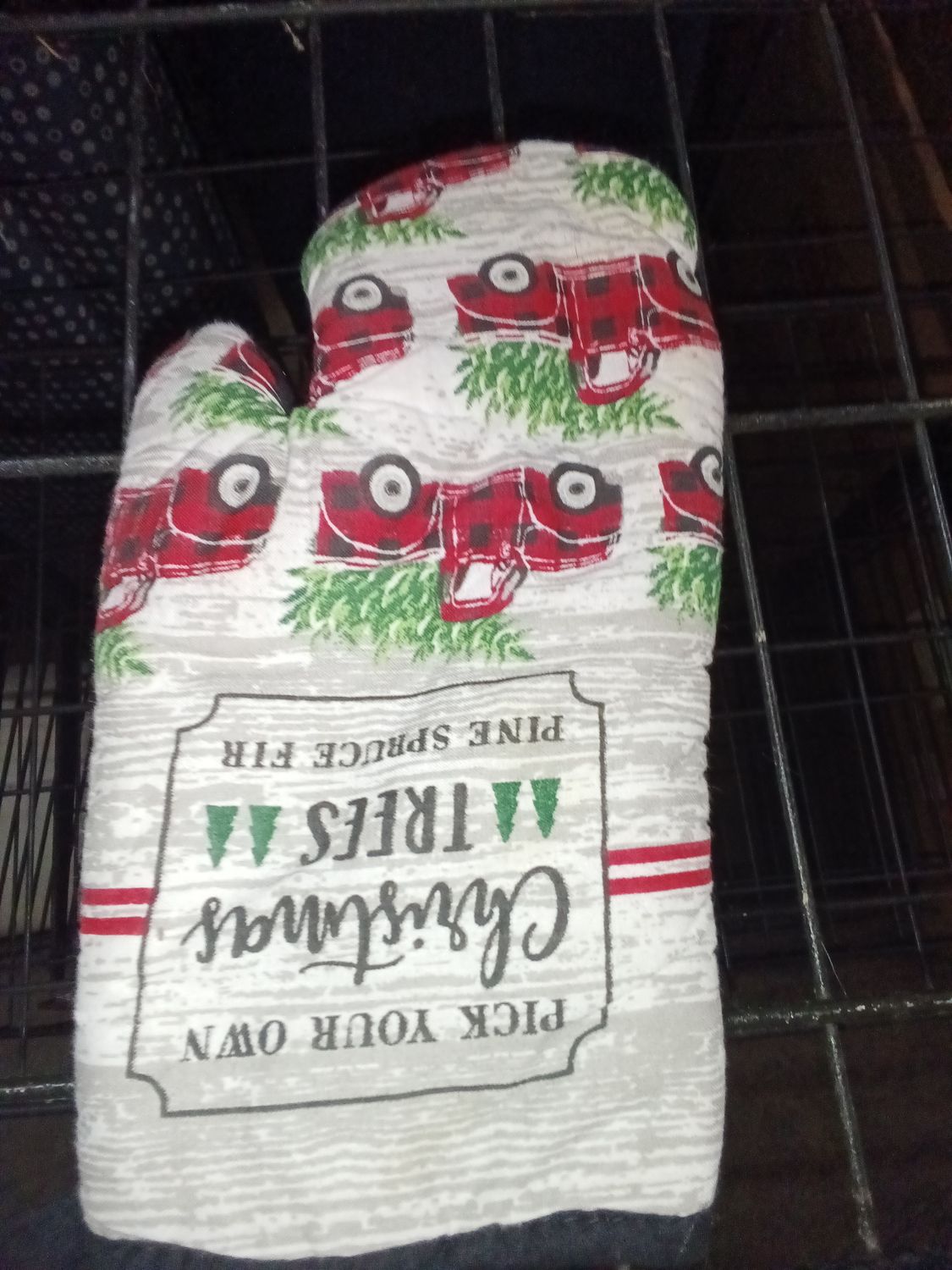 Home Collection Christmas Red Truck Oven Mitt