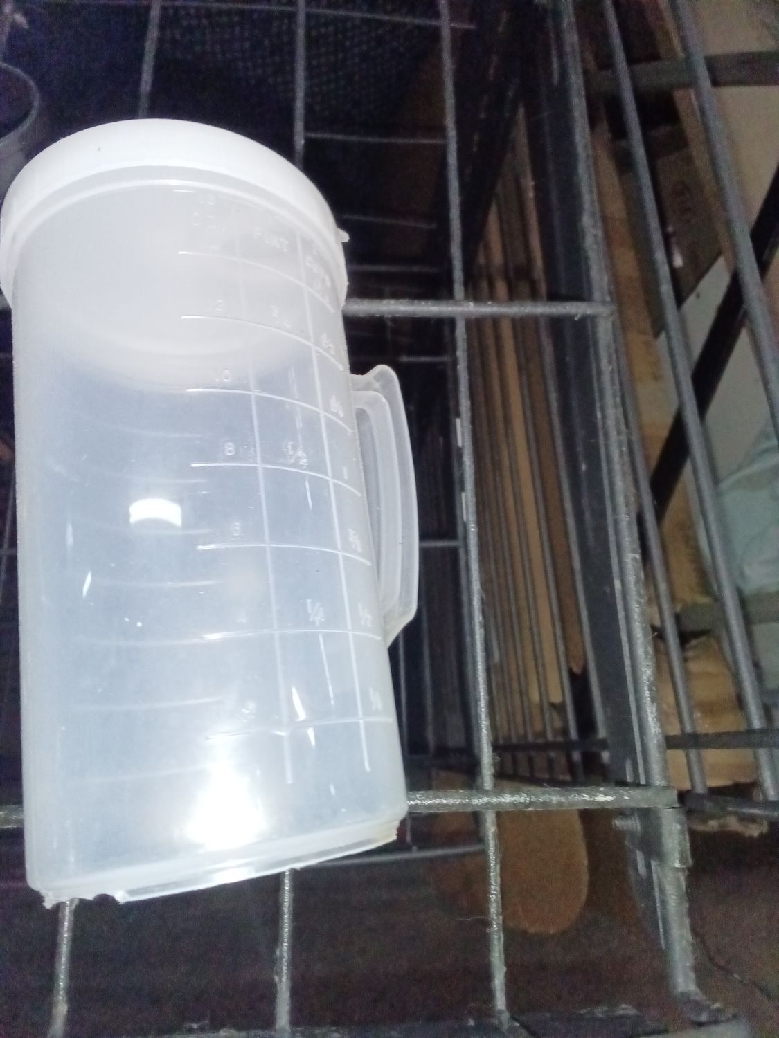 Rubbermaid 1-Gallon Clear Plastic Graduated Measuring Pitcher