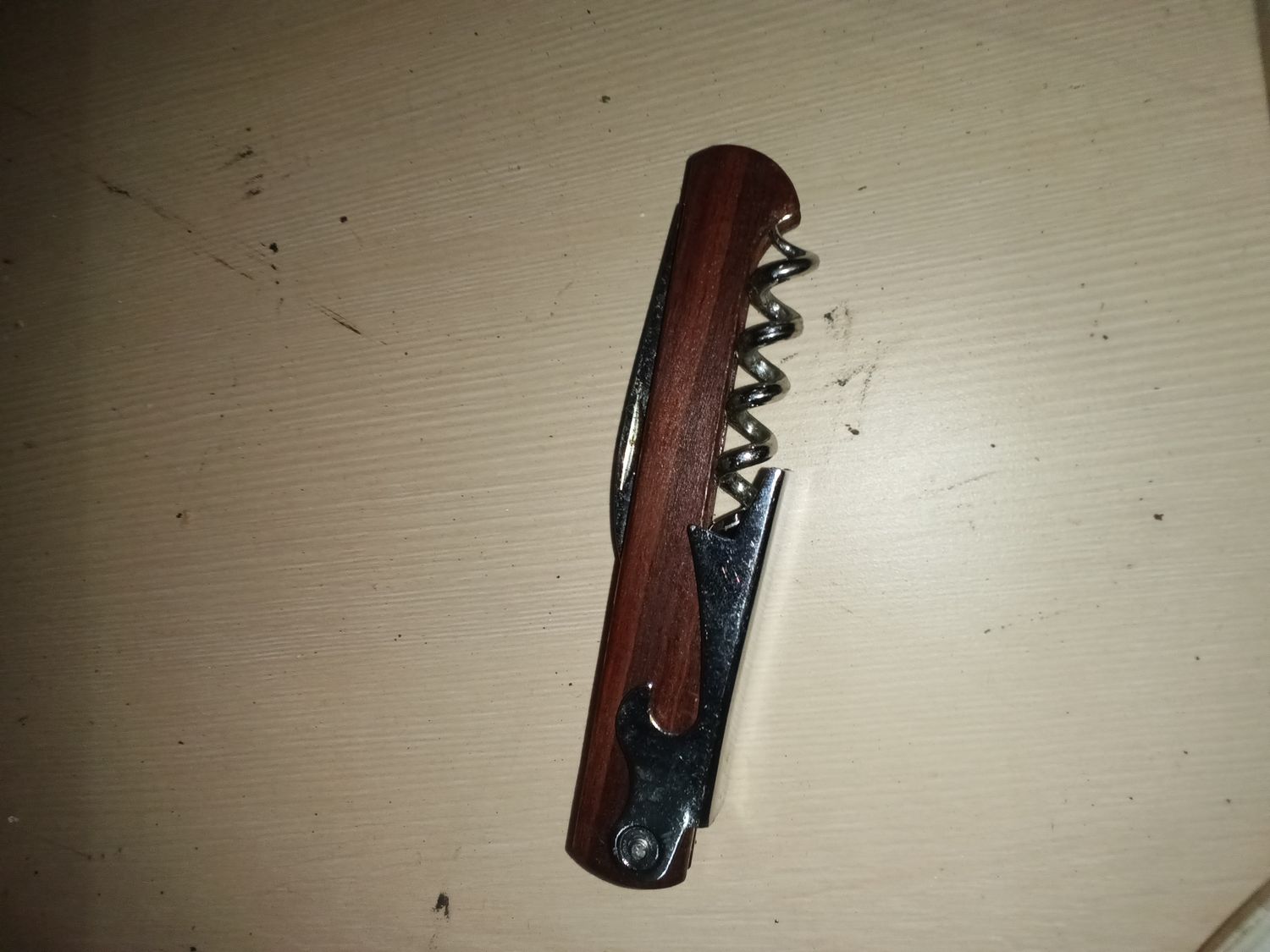 Wooden Handle Sommelier Corkscrew / Wine Key (With extendable knife blade)