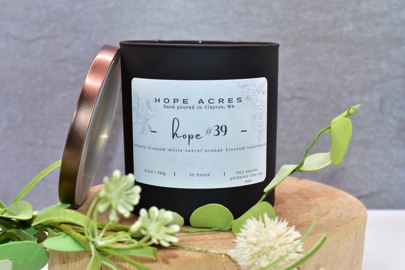 hope #39 Tobacco Blossom &amp; White Santal - Soy Candle