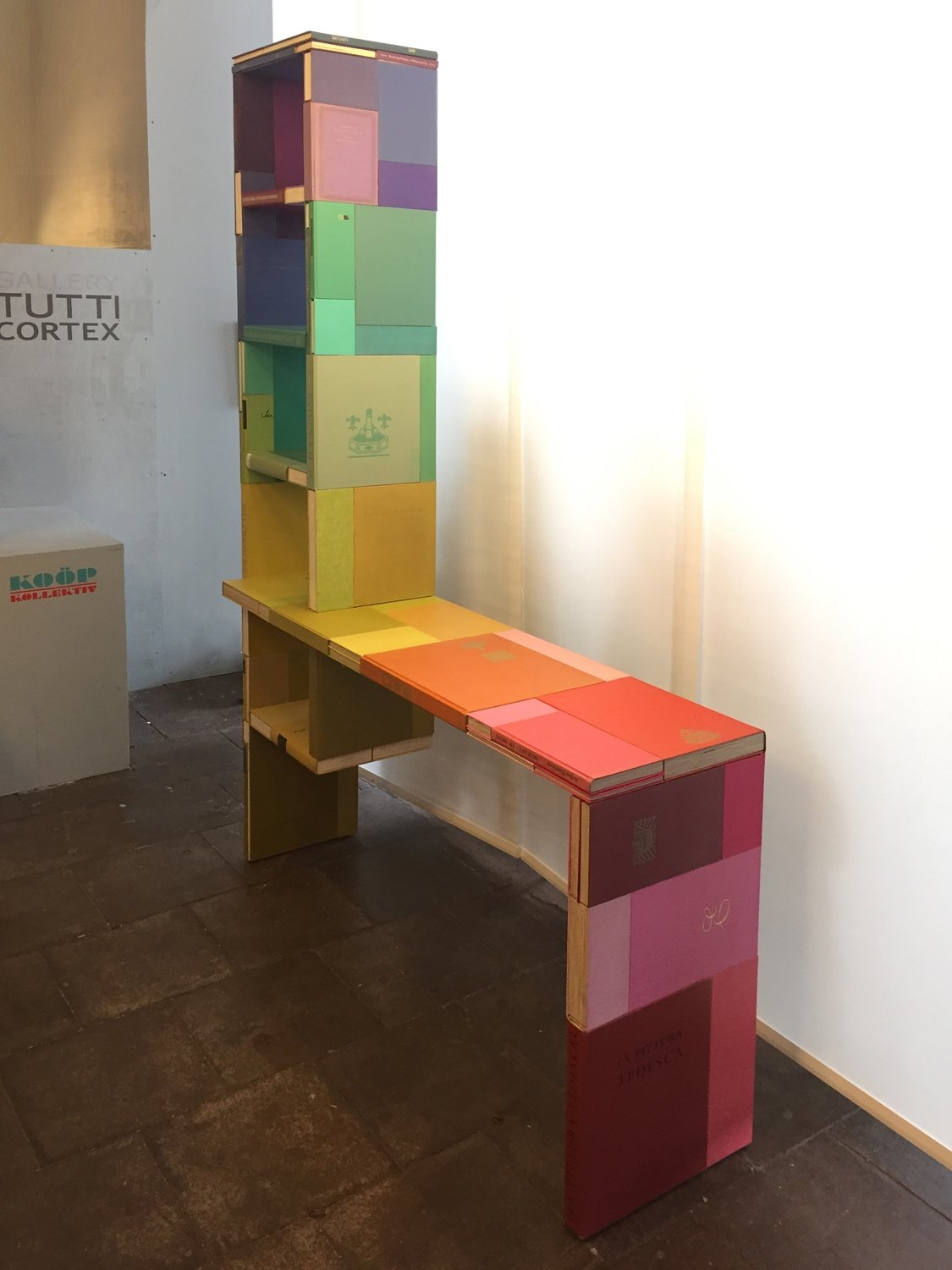 DESK booked by Jacqueline le Bleu DESK booked by Jacqueline le Bleu
