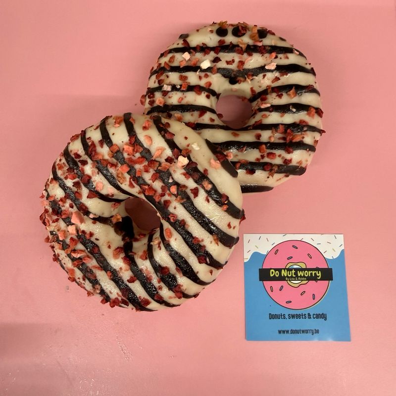 Donut 'Strawjelly' gevuld