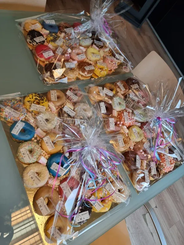 Donuts met foto of logo