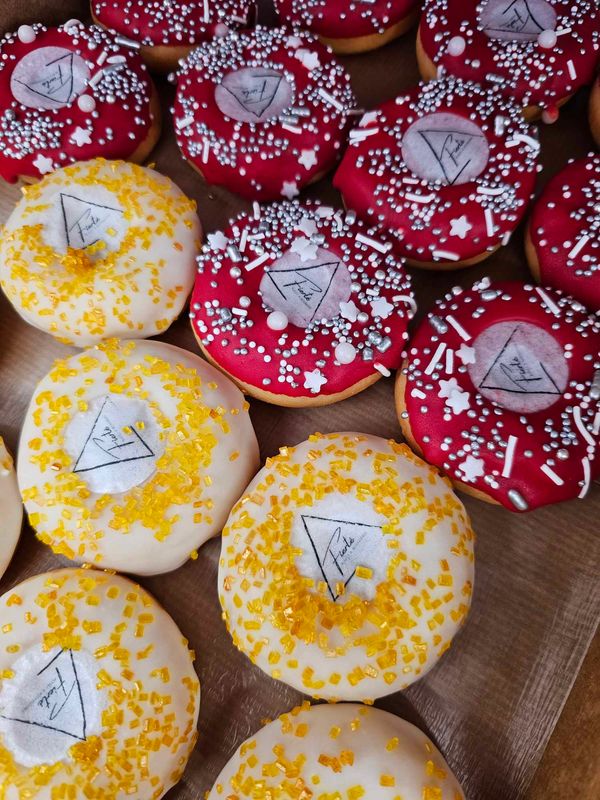Donuts gepersonaliseerd met hostie