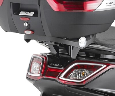 Attacco posteriore Givi SR6107 per Kymco Downtown ABS 125i/350i 15-, specifico per bauletto Monokey
da abbinare alla piastra Monokey M5 o M7 Attacco posteriore Givi SR6107 per Kymco Downtown ABS 125i/350i 15-, specifico per bauletto Monokey
da abbinare alla piastra Monokey M5 o M7