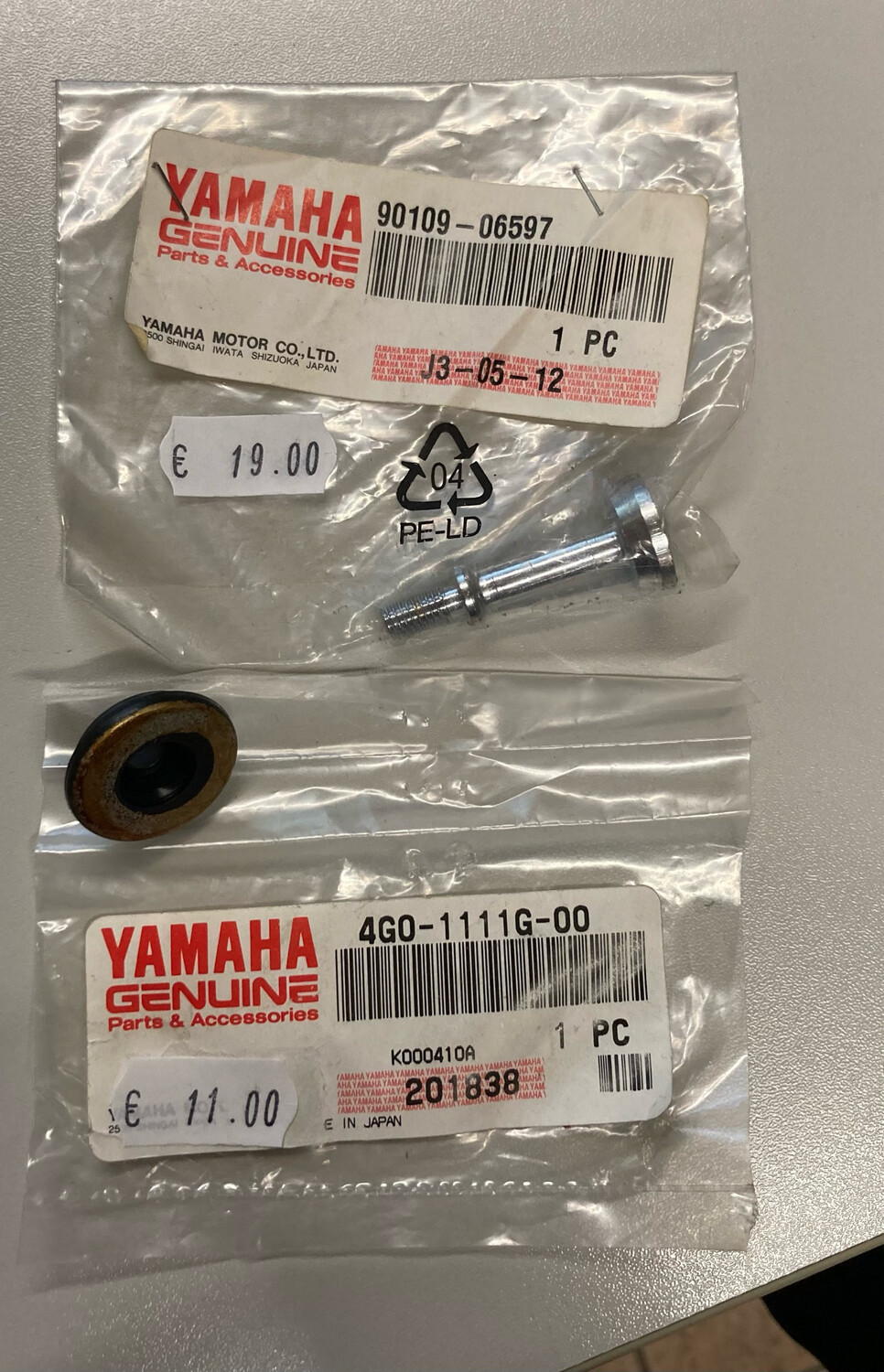 VITE TESTA CILINDRO CON BOCCOLA YAMAHA TT 350 1990-1995