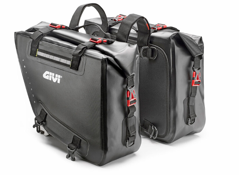GRT718 - GIVI COPPIA DI BORSE LATERALI WATERPROOF NERE, 15+15 LITRI