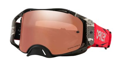 Mascherina CROSS OAKLEY AIRBRAKE JEFFREY HERLINGS SIGNATURE PRIZM LENS BLACK IRIDIUM 7046-C8 Mascherina CROSS OAKLEY AIRBRAKE JEFFREY HERLINGS SIGNATURE PRIZM LENS BLACK IRIDIUM 7046-C8