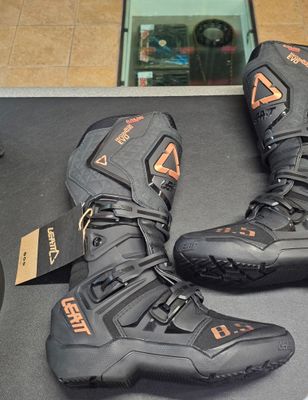 STIVALI ADV LEATT 8.5 HydraDri Black/Bronze