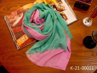 純手工的Kashmir高山羊絨圍巾